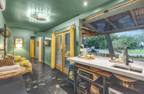 Greenville Cabin | Cozy Shipping Container - Relax by the River