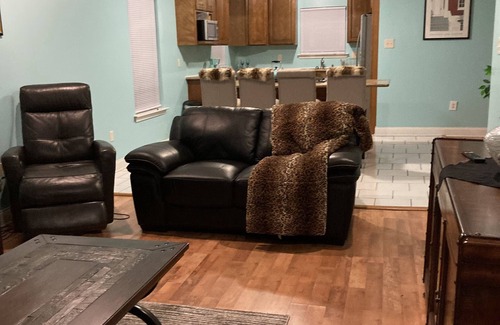 Fairgrounds House | Cozy single family house with all the comfortable amenity downtown New Orleans.