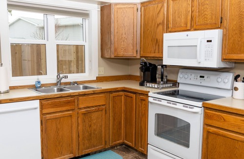 Helena Condo | Cozy single level