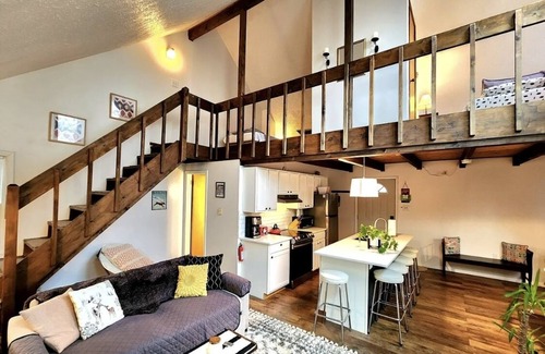 Tobyhanna Ski Chalet | Cozy Ski Chalet in the Heart of the Poconos