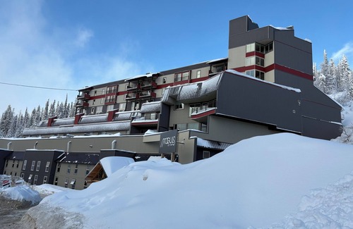 Rutland Condo | Cozy Ski Condo with loft on Big White Mountain,