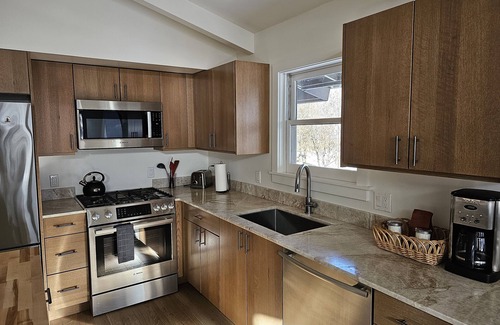 Warm Springs Condo | Cozy Ski Retreat 1 Mile From Sun Valley Ski Lifts.
