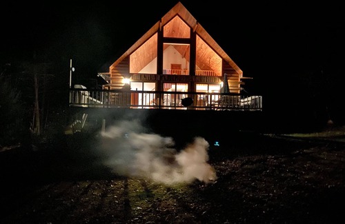Maplecrest Cabin | Cozy ski retreat in the Catskills