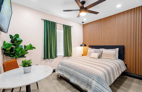 West Avenue Hotel | Cozy SoBe Studio | Free Parking & More