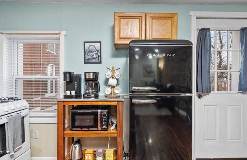 Soulard Apartment | Cozy Soulard 2BR w/Free Parking