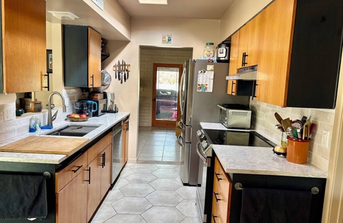 Tubac House | Cozy Southwest Custom Burnt-Adobe Brick Hacienda 3 bd 2 ba in Tubac with pool