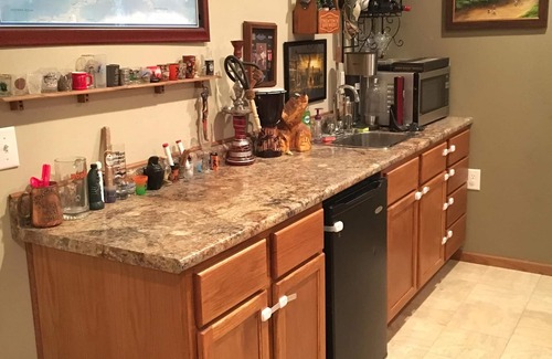 Viroqua House | Cozy, spacious and child-friendly. Short walk to town