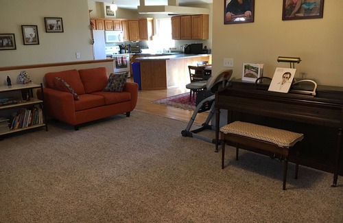 Viroqua House | Cozy, spacious and child-friendly. Short walk to town