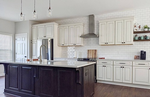Vine Grove House | Cozy, Spacious, Home Away From Home