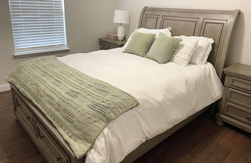 Vine Grove House | Cozy, Spacious, Home Away From Home