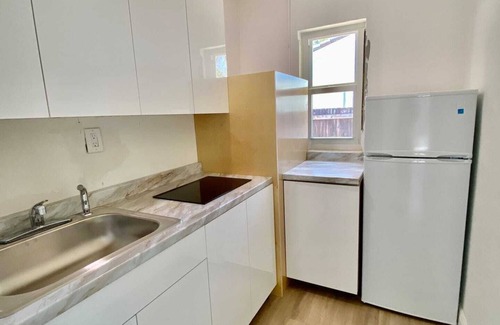 Poinsettia Heights House | Cozy spacious Studio With Private small Backyard. Pet Friendly