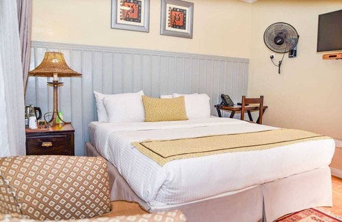 Muthaiga Hotel | Cozy Standard Room in Nairobi Hotel with Free Gym Access Prime Location