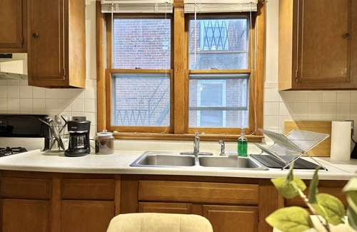 Mill River Apartment | Cozy Stay by Little Italy & Wooster Street
