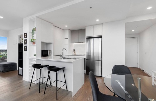 Moonee Ponds Apartment | Cozy Stay with City Views and Great Amenities