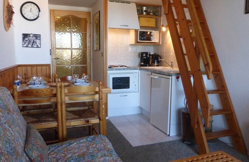 Saint-Hilaire-de-Riez Apartment | Cozy Studio with Mezzanine, Balcony & Garage, 200m from Beach - Sleeps 4 - Saint-Hilaire-de-Riez