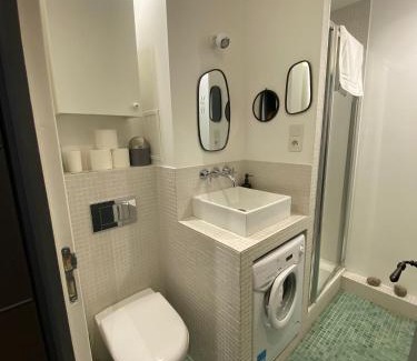 Grenelle Apartment | Cozy studio 10 min from Eiffel Tower Invalides Beaugrenelle
