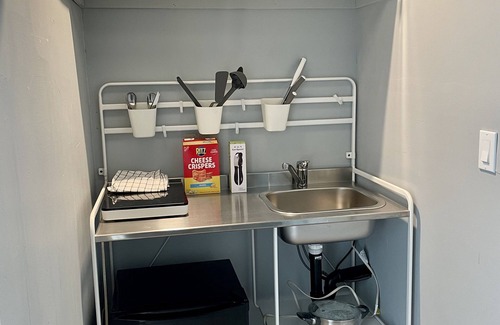 Oakland Apartment | Cozy Studio 5 min OAK airport, close to Alameda beach