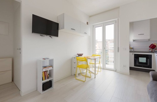 Barona Apartment | Cozy studio apartment 1.5km from IULM University!