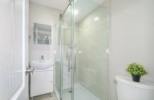 Halton Regional Municipality Apartment | Cozy Studio Apartment Near the Milton Escarpment