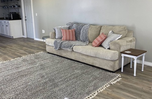 Alton Apartment | Cozy Studio Apartment with Fireplace