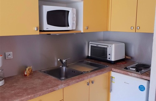 Plage d'Argeles Apartment | Cozy Studio-Cabin, Pool Access, 200m from Beach, Sleeps 4 - Argelès-sur-Mer