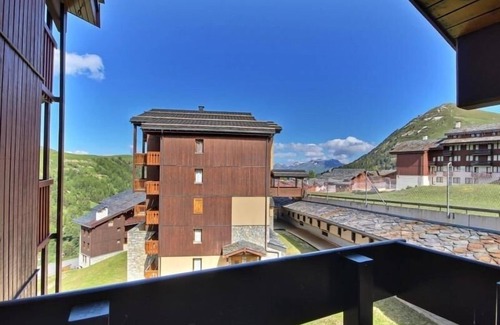 Belle Plagne Apartment | Cozy studio-cabin for 4 pers. 50m from slopes, balcony, elevator