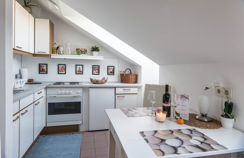 Favoriten House | Cozy Studio central station/P&R/Metro