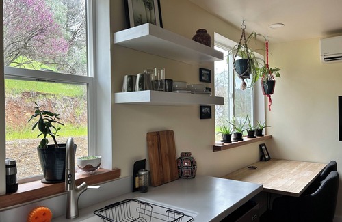 Weaverville Apartment | Cozy studio close to Weaver Basin Trail System and downtown.