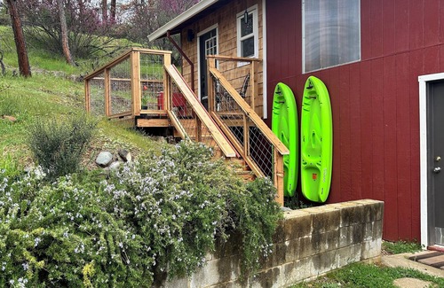 Weaverville Apartment | Cozy studio close to Weaver Basin Trail System and downtown.