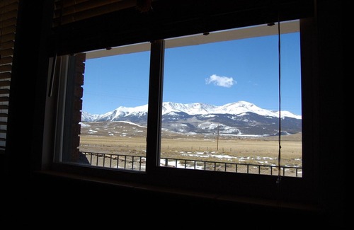 Twin Lakes Apartment | Cozy studio condo w/million $ views - Leadville (Vail, Copper, Breck, Cooper)