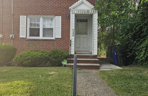 Rahway Apartment | Cozy studio in charming Rahway with AC and WiFi