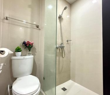 Salcedo Village Apartment | Cozy Studio in Salcedo Village Makati