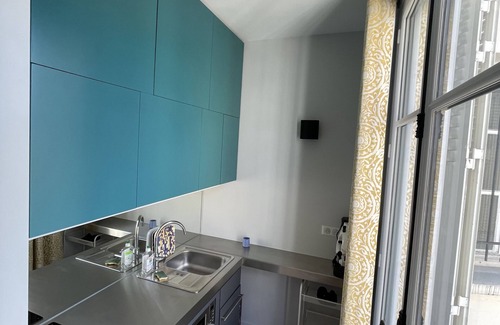 Faubourg-du-Roule Apartment | Cozy Studio Near Champs-élysées