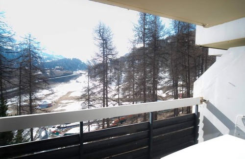 Les Claux Apartment | Cozy Studio near Vars Les Claux Slopes, Private Parking, Sleeps 4