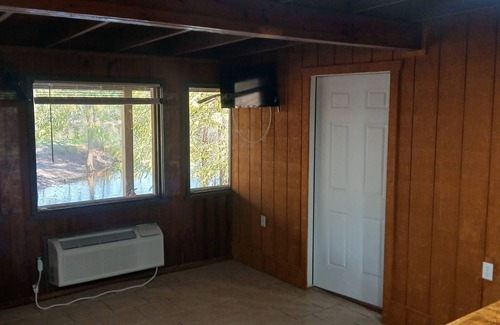 Mayo Apartment | Cozy studio with AC, fitness room, WiFi in charming Mayo