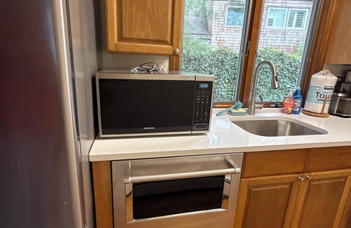 Vineyard Haven Apartment | Cozy studio with AC,WiFi, full kitchen, private entry great for couples vacation