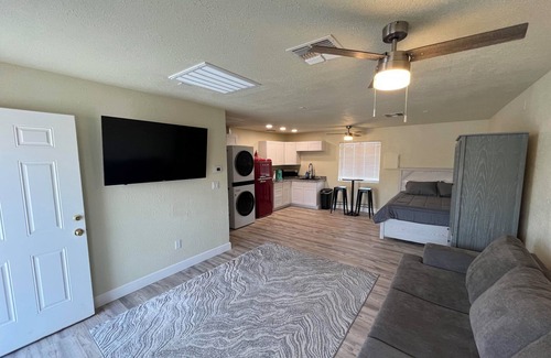 Golden Valley Apartment | Cozy studio with AC and WiFi in delightful Golden Valley