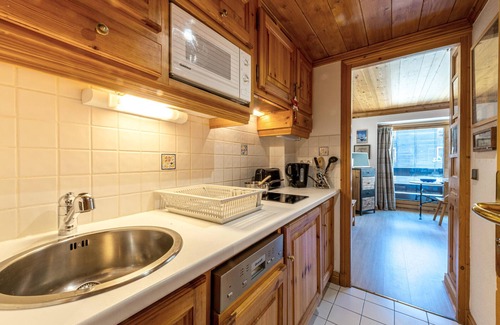 Val-d'Isere Apartment | Cozy Studio with Wifi in Central Location, Close to Slopes, Pets Welcome
