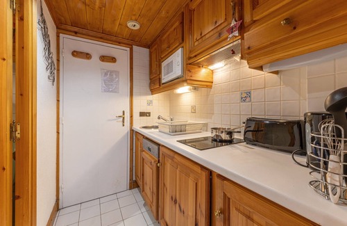 Val-d'Isere Apartment | Cozy Studio with Wifi in Central Location, Close to Slopes, Pets Welcome