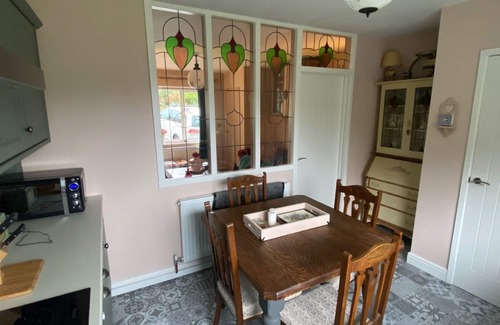 Ogden House | Cozy & Stylish 2-Bedroom house