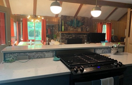 Pocono Pines Ski Chalet | Cozy, Stylish 3-Bedroom Mid-Century Chalet in Pocono Pines' Lake Naomi