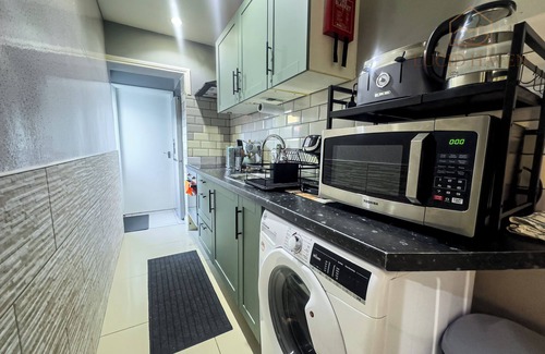Coventry Apartment | Cozy & Stylish flat in Coventry/Easy Access To City Hotspots!