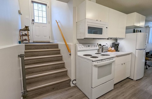 St. Catharines Apartment | Cozy suite near DT St.Catharines & Niagara