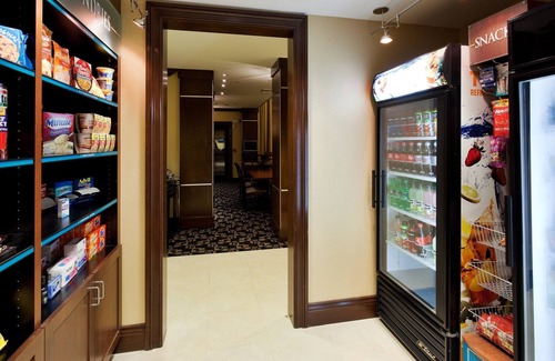 Reno/Tahoe Airport Condo | Cozy Suite Near Reno-Sparks Convention Center | Great for Business Travelers!