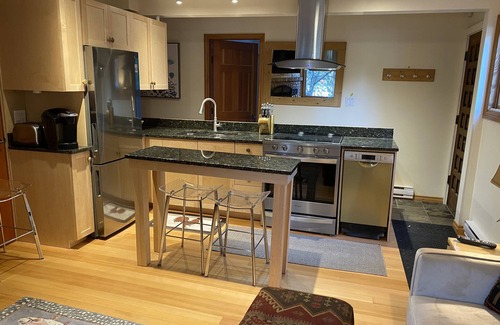 Whistler Apartment | Cozy Suite w/Landscaped Yard - Mtn Views - Near Lost Lake Trails & Tennis Crts