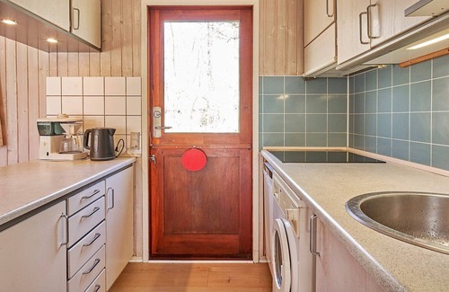 Oster Somarken House | Cozy Summer House Near the Beach