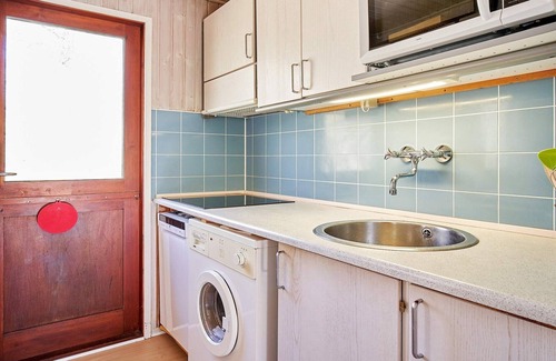 Oster Somarken House | Cozy Summer House Near the Beach