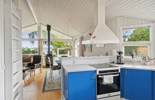 Strøby Ladeplads House | Cozy summer house with full sea view