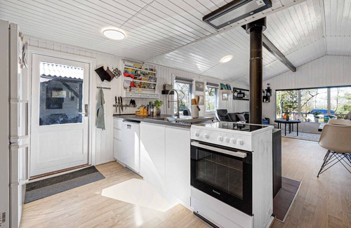 Helberskov Strand House | Cozy summerhouse in an incredibly scenic location