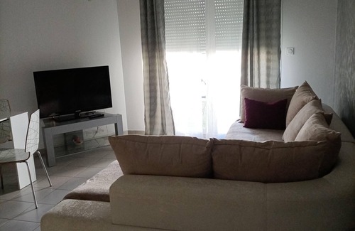La Capelette Apartment | Cozy T3 apartment, air-conditioned, near Palais omnisport, stadium 4.5 km from the sea